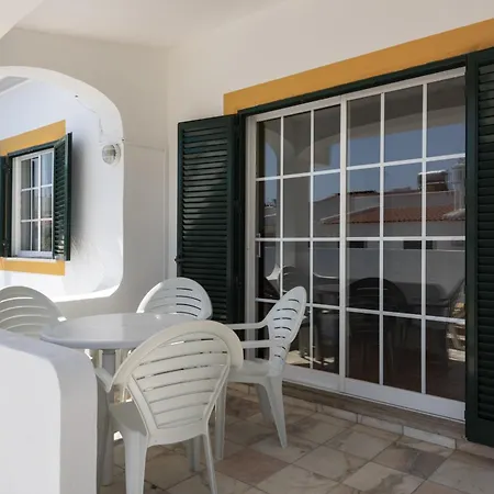 Willa Coelho - Center With Pool By Hd *