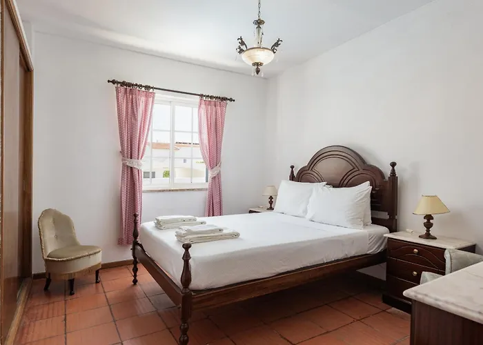 Coelho - Center With Pool By Hd