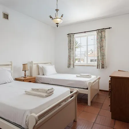 Coelho - Center With Pool By Hd Villa